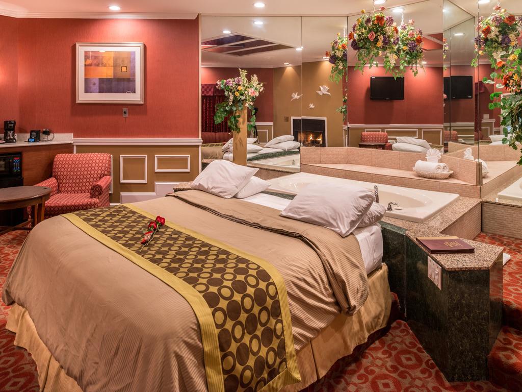 Inn Of The Dove Romantic Luxury & Business Suites Bensalem Exterior foto