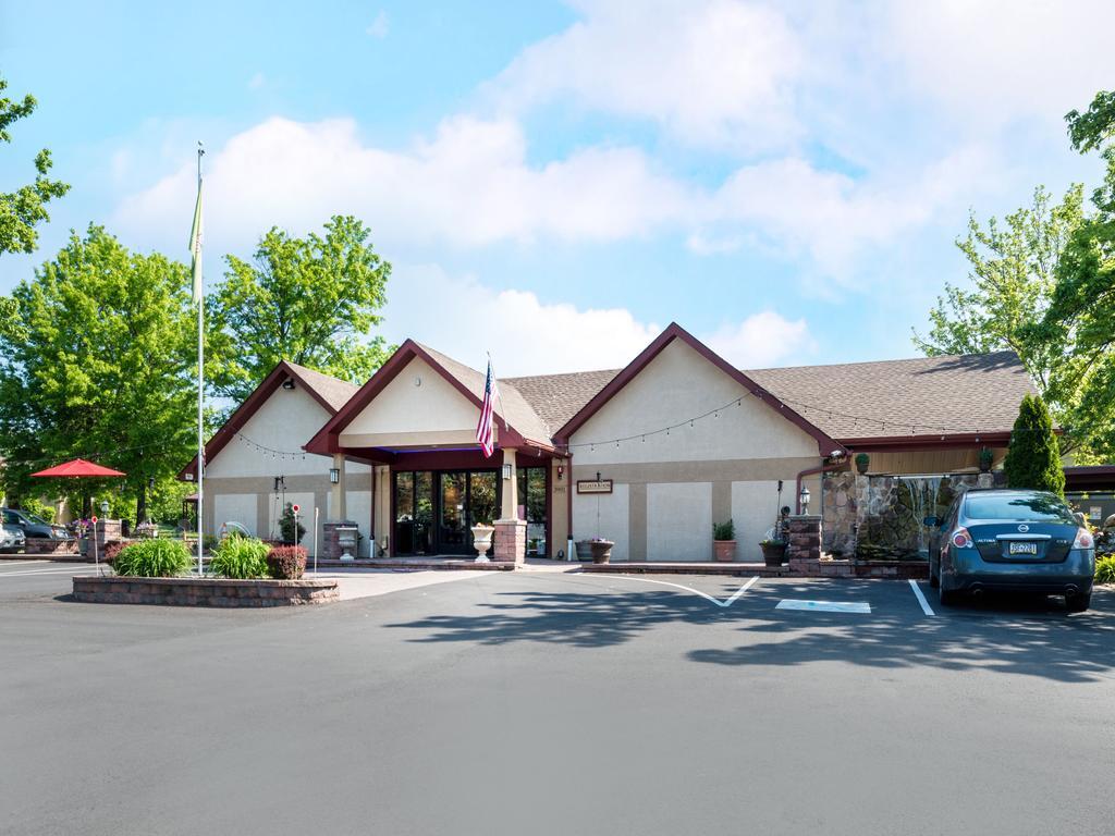 Inn Of The Dove Romantic Luxury & Business Suites Bensalem Exterior foto