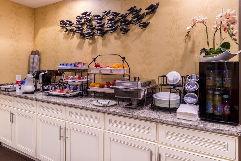 Inn Of The Dove Romantic Luxury & Business Suites Bensalem Exterior foto