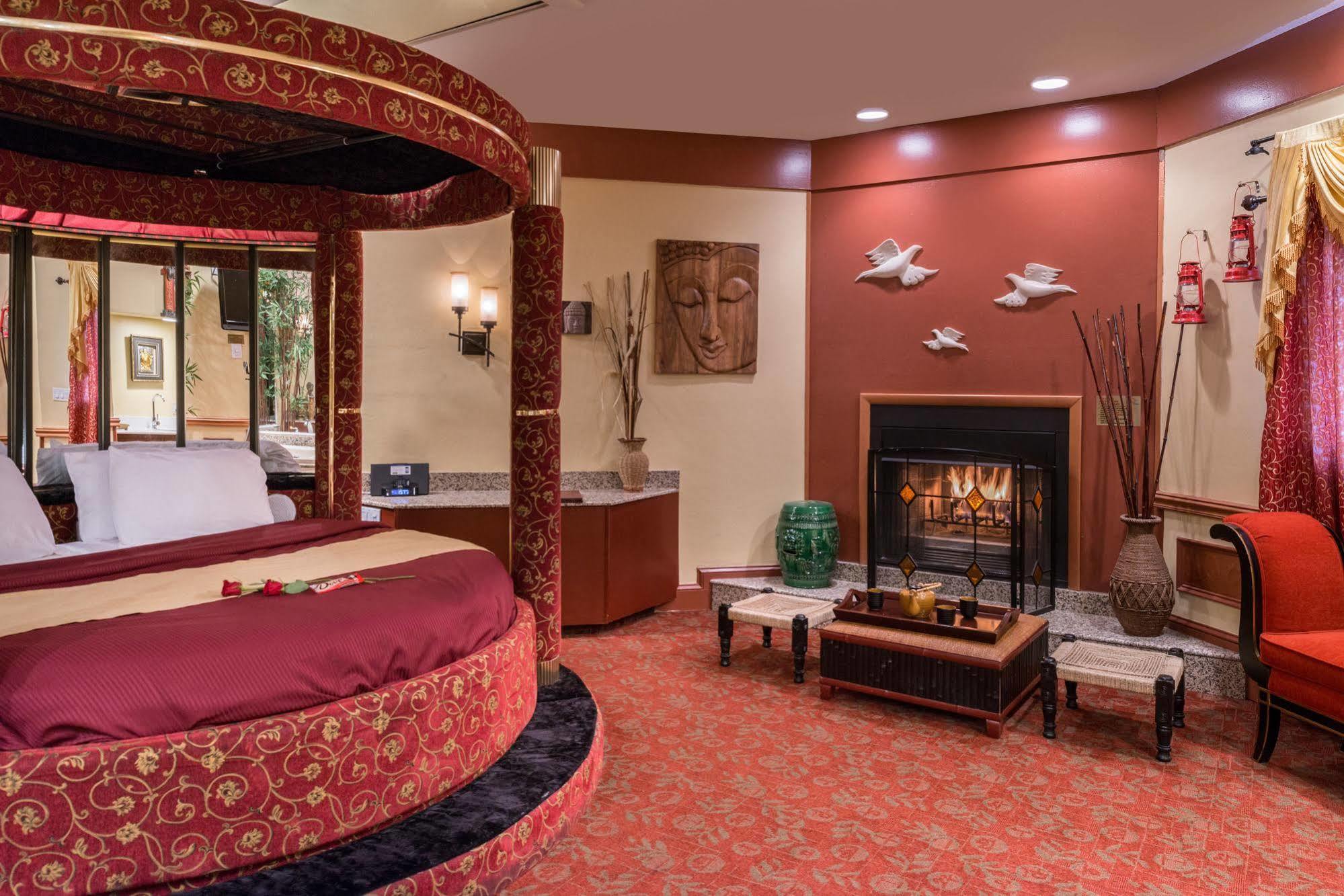 Inn Of The Dove Romantic Luxury & Business Suites Bensalem Exterior foto