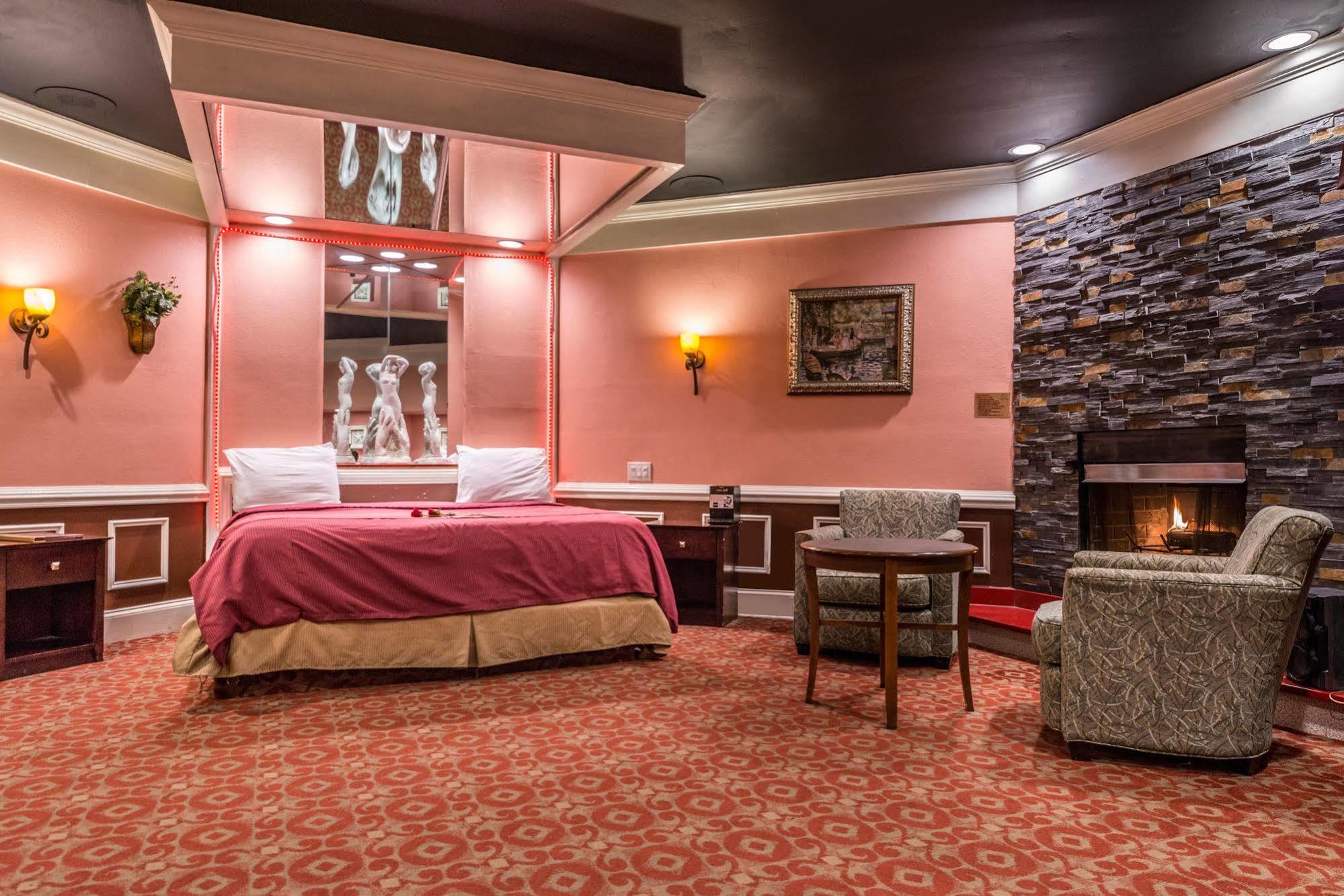 Inn Of The Dove Romantic Luxury & Business Suites Bensalem Exterior foto