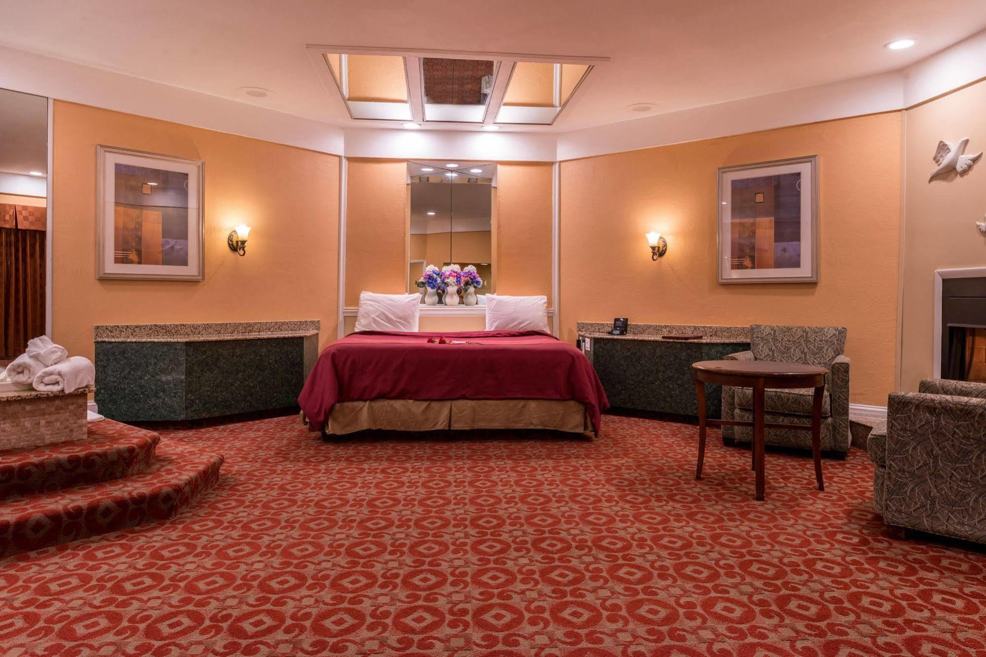 Inn Of The Dove Romantic Luxury & Business Suites Bensalem Exterior foto