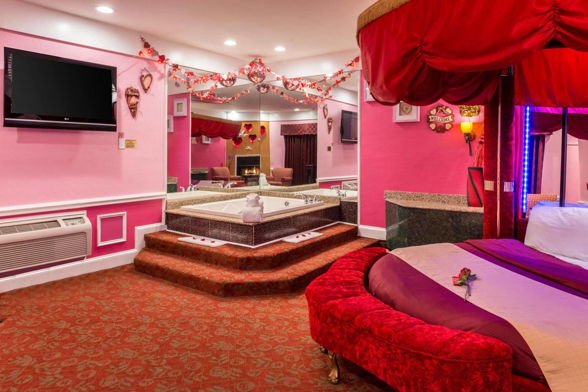 Inn Of The Dove Romantic Luxury & Business Suites Bensalem Exterior foto