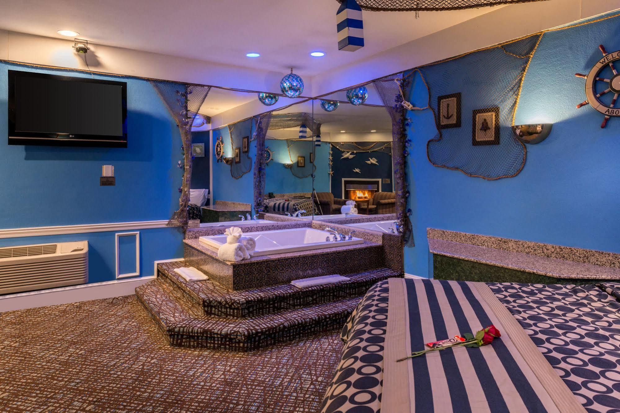 Inn Of The Dove Romantic Luxury & Business Suites Bensalem Exterior foto