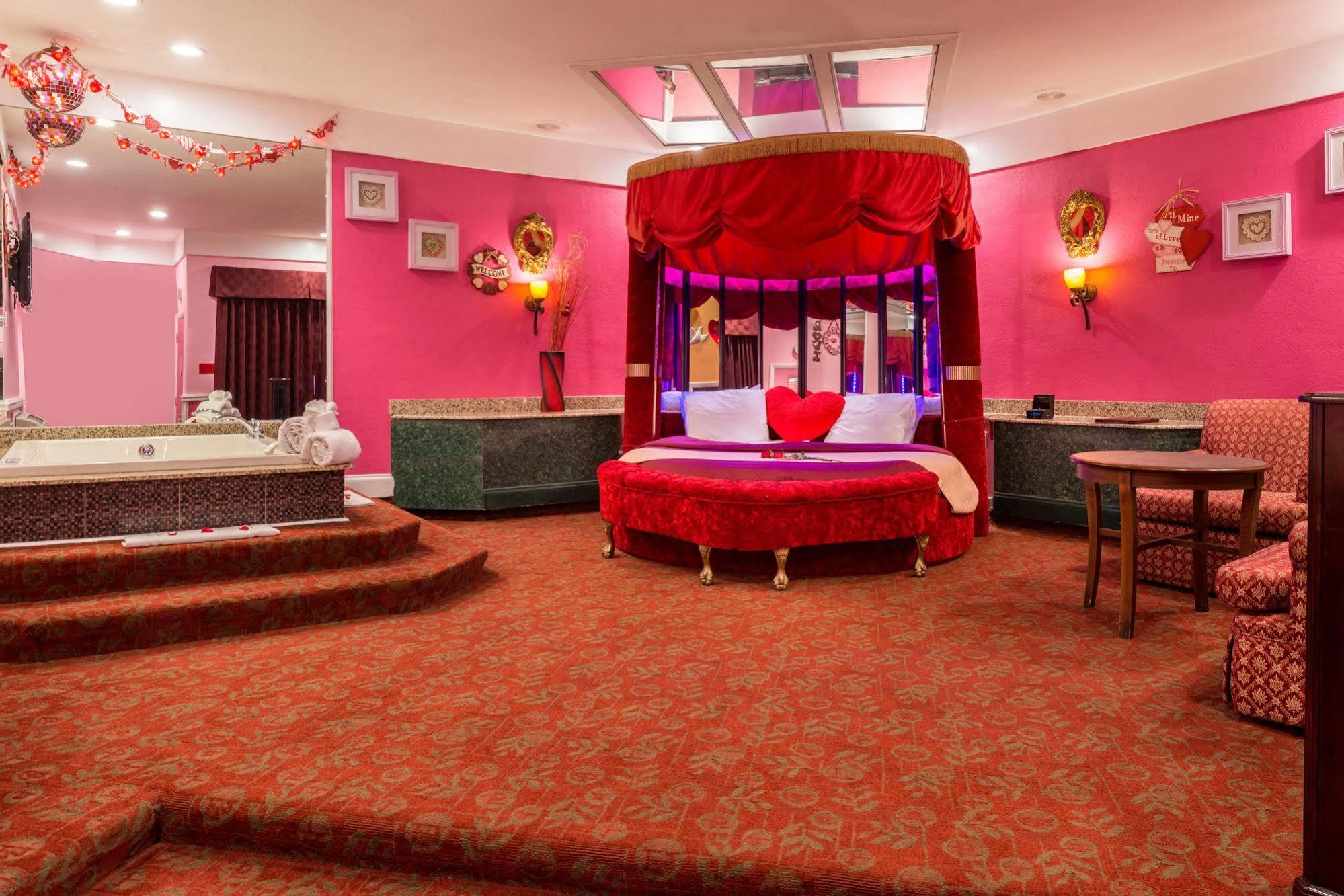 Inn Of The Dove Romantic Luxury & Business Suites Bensalem Exterior foto