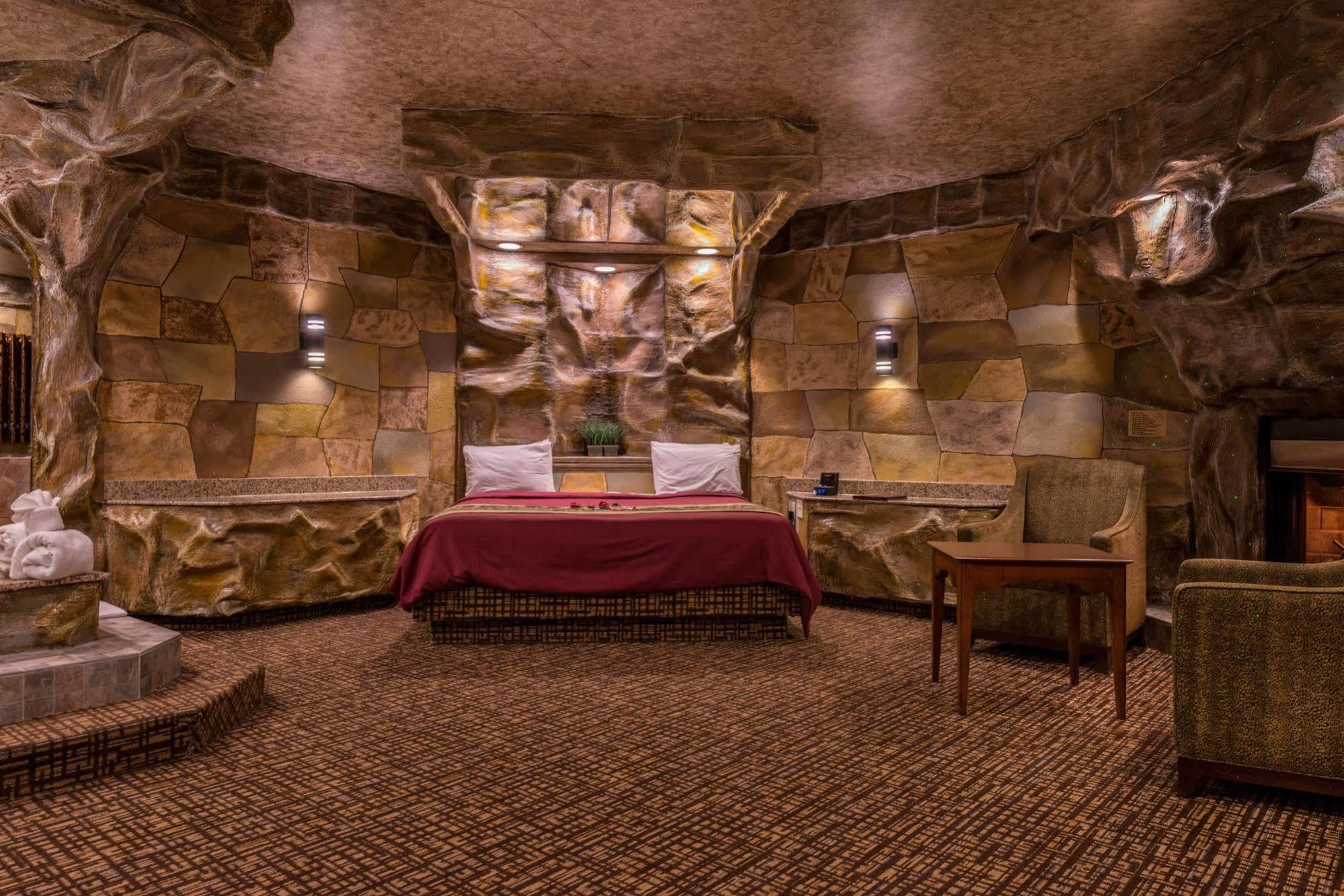 Inn Of The Dove Romantic Luxury & Business Suites Bensalem Exterior foto