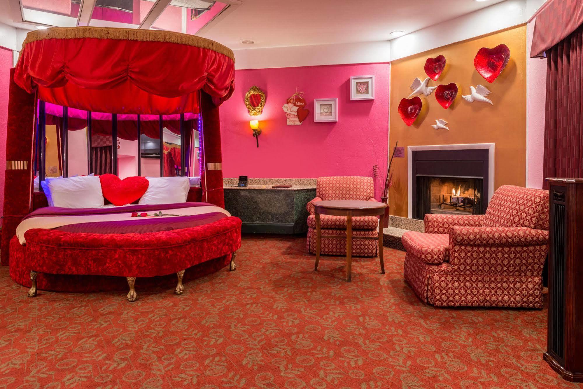 Inn Of The Dove Romantic Luxury & Business Suites Bensalem Exterior foto