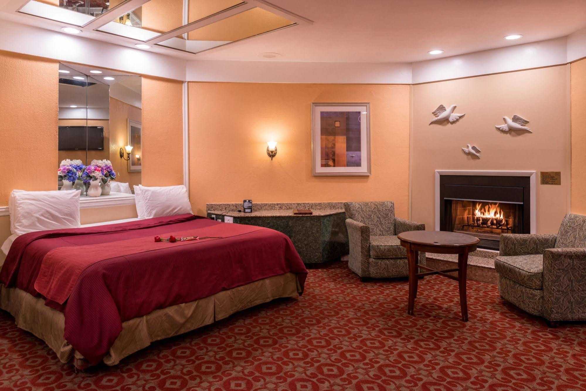 Inn Of The Dove Romantic Luxury & Business Suites Bensalem Exterior foto